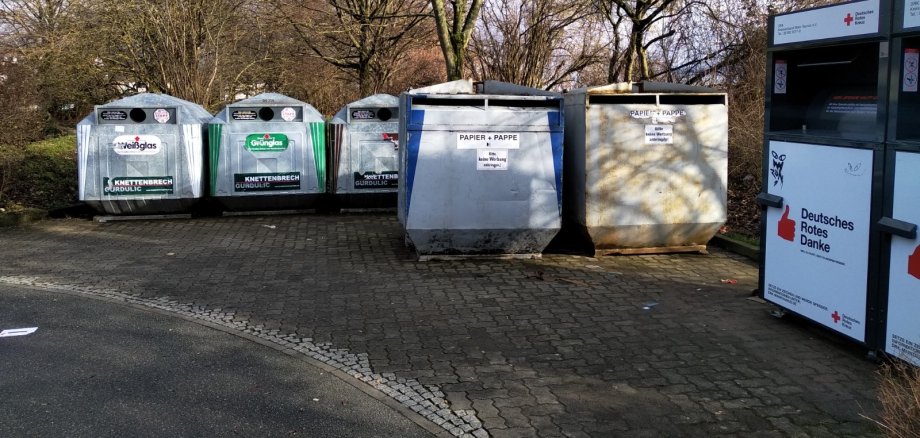 Der Containerstandort am Park & Ride-Parkplatz am Bahnhof.