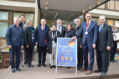 Delegationen aus Airaines und Pilawa Gorna beim Europafest 2019.