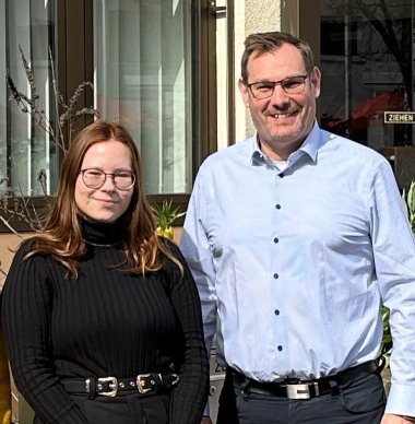 Michelle Müller mit Bürgermeister Seitz.